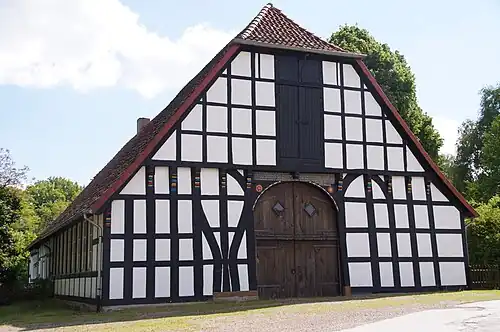 Monumentale boerderij Meisenhof (1643), Hovedissen