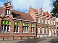 Meisjesschool met bijhorend klooster