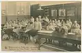 Weesmeisjes in de handwerkklas 1908