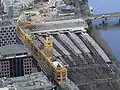 Flinders Street Station met treininfrastructuur.