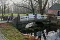 Mensinge: boogbrug
