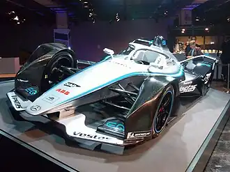 De Mercedes-Benz EQ Silver Arrow 01 tijdens de presentatie