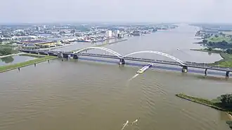 Merwedebrug over de Boven-Merwede nabij Gorinchem