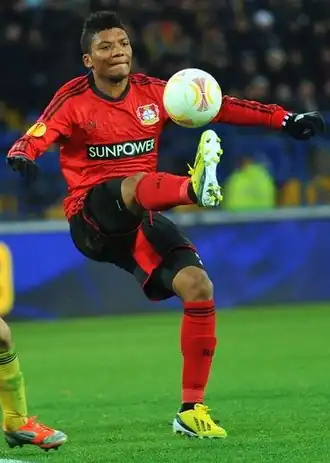 Fernándes in 2012 als speler van Bayer Leverkusen