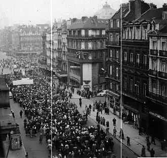 Demonstranten naderen de Beurs in Brussel.