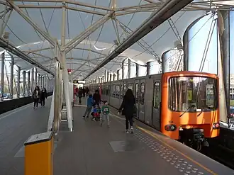 M5-metrostel in station Erasmus.