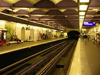 Zicht op perron lijn 1