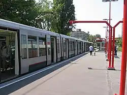 Een SG2/1-rijtuig op station Binnenhof