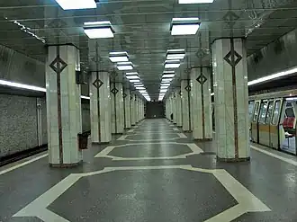 Eilandperron van het metrostation (december 2009)