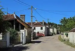 De Rue Haute, een van de hoofdstraten in Meurville