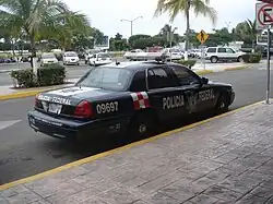 Een Ford Crown Victoria van de Mexicaanse federale politie