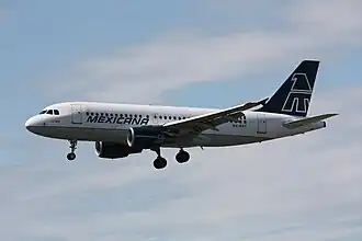 Een Airbus A319 van Mexicana