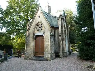 Grafkapel familie de Loë op kerkhof