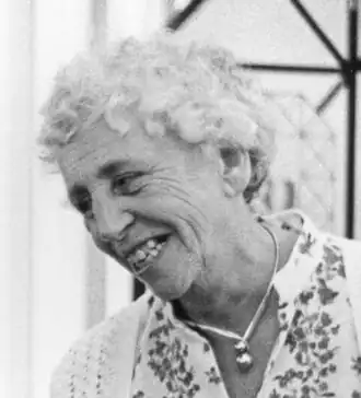 Mia Smelt, KRO-radiopresentatrice en -verslaggeefster