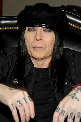 Mick Mars 2012