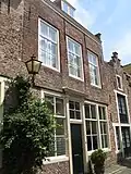 Huis met rechte gevel