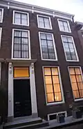Huis met rechte gevel