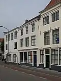Huis met gepleisterde gevel, voortzetting van pand varkensmarkt 15