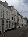 Huis met geverfde lijstgevel, gedateerd door jaartalankers 1649