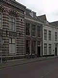 Huis met rechte gevel