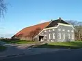 Oldambster boerderij met ingang aan de zijgevel