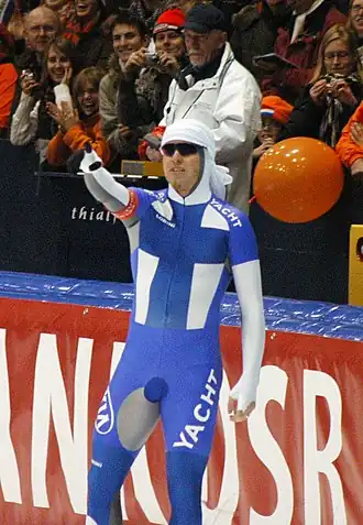 Poutala met het T-shirt nog om zijn hoofd (8 december 2007)