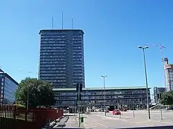 Het kruispunt boven het station