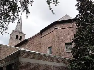 St. Willibrorduskerk en Toren, gebouwd op de fundamenten van de St. Anthoniuskapel uit de 15e eeuw