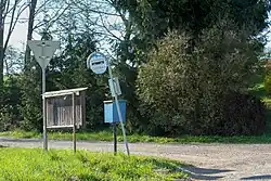 Bushalte in het dorp (2019)