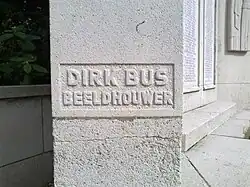 Signatuur van Dirk Bus (detailopname van het monument)