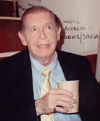 Milton Berle (1989), op de 41ste uitreiking van de Emmy Awards