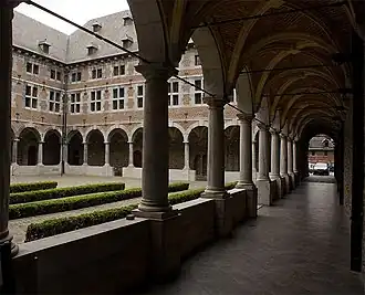 Gebouwen van het klooster van de Minderbroeders, tegenwoordig Musée de la Vie wallonne