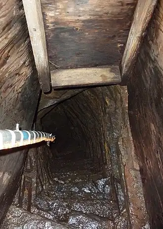 Mine Howe: de bovenste trap.