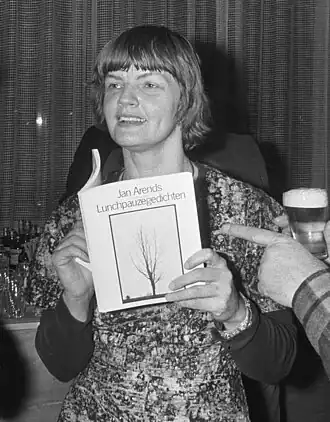 De Vreede tijdens de Boekenweek in 1974