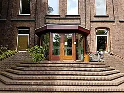 Hoofdingang zuidgevel