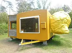 Mobile home for Kröller-Müller door Joep van Lieshout