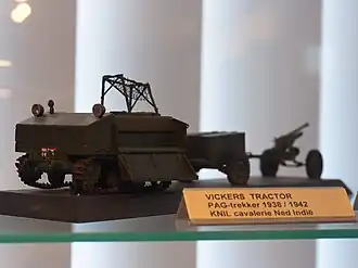 Model van een VCL Utility Tractor van het KNIL