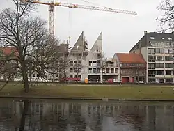 Moderne appartementen in opbouw aan de Gulden-Vlieslaan