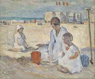 Moeder met kinderen op het strand, ca. 1917