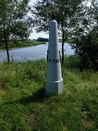 Pereboomsgat met grenspaal