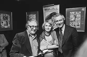 Tony Nolte (geheel rechts) tijdens de uitreiking van de Louis Davidsprijs, op 22 november 1976