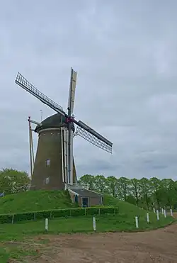 Met voormalig motorhuis