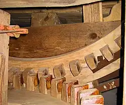 Bonkelaar met bovenwiel van De Engel