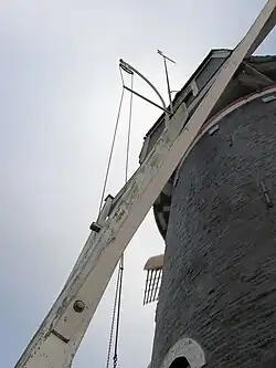 Davit en zwichtboom voor bediening remkleppen De Kroon (molen)