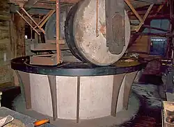 Kantstenen op ligger met daaronder het doodbed