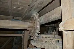 Kammenluiwerk met ontbrekende kammen