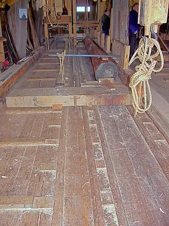 Zaagslee met links het schulpraam van Het Jonge Schaap