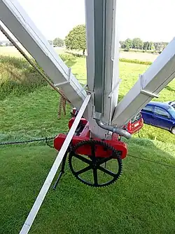 Kruilier met afvoer regenwater kap