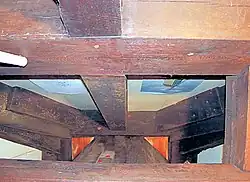 Boventafelement in ondertoren