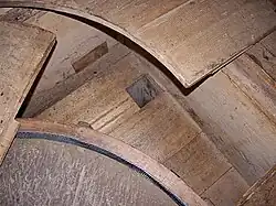 Pelsteen met pelblik en dustgroep voor afvoer dust